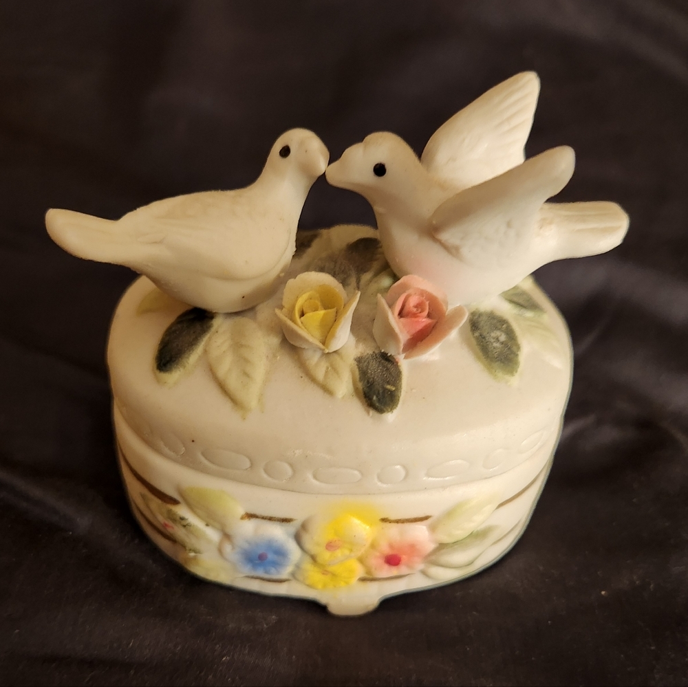 Vintage Trinket Dish, Porcelain with 2 doves and roses